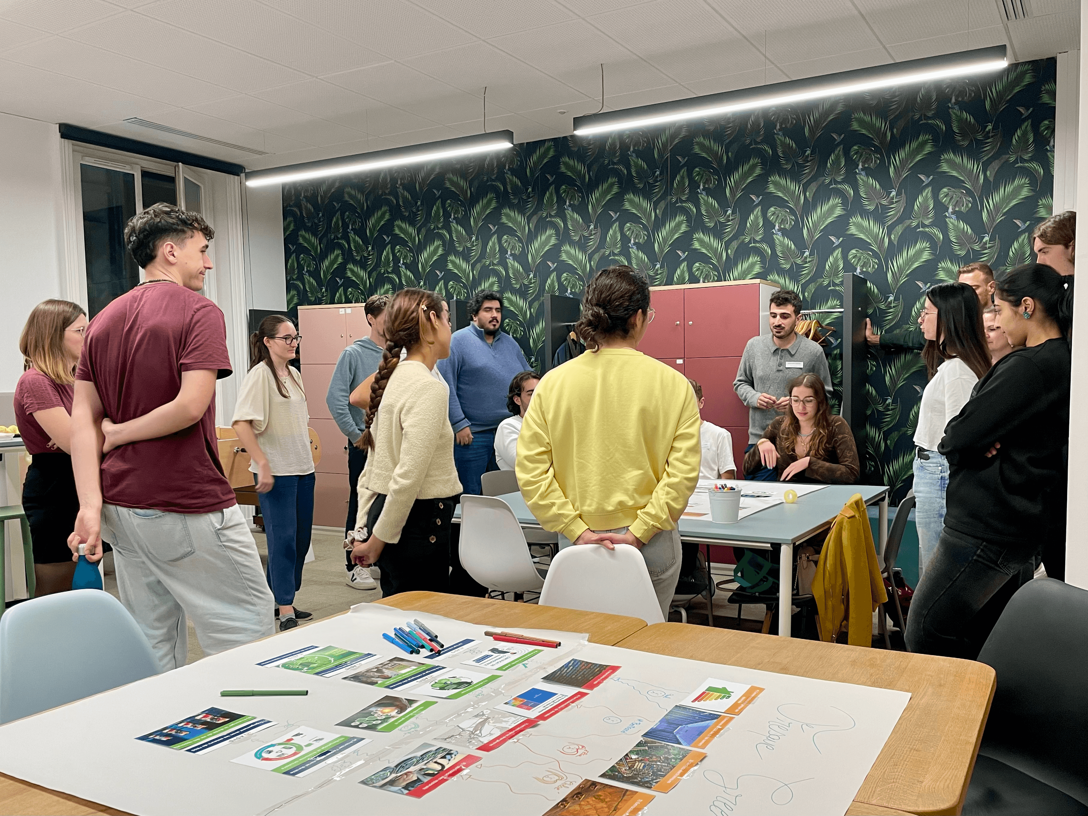 Meetup ASYS × Propulseo — mentors et étudiants en atelier collaboratif.